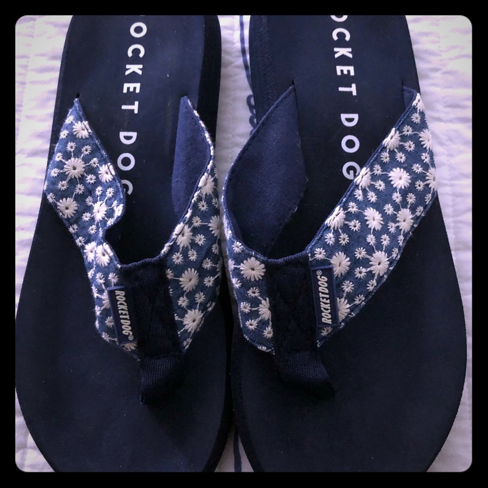 Rocket Dog Flower Flip Flops